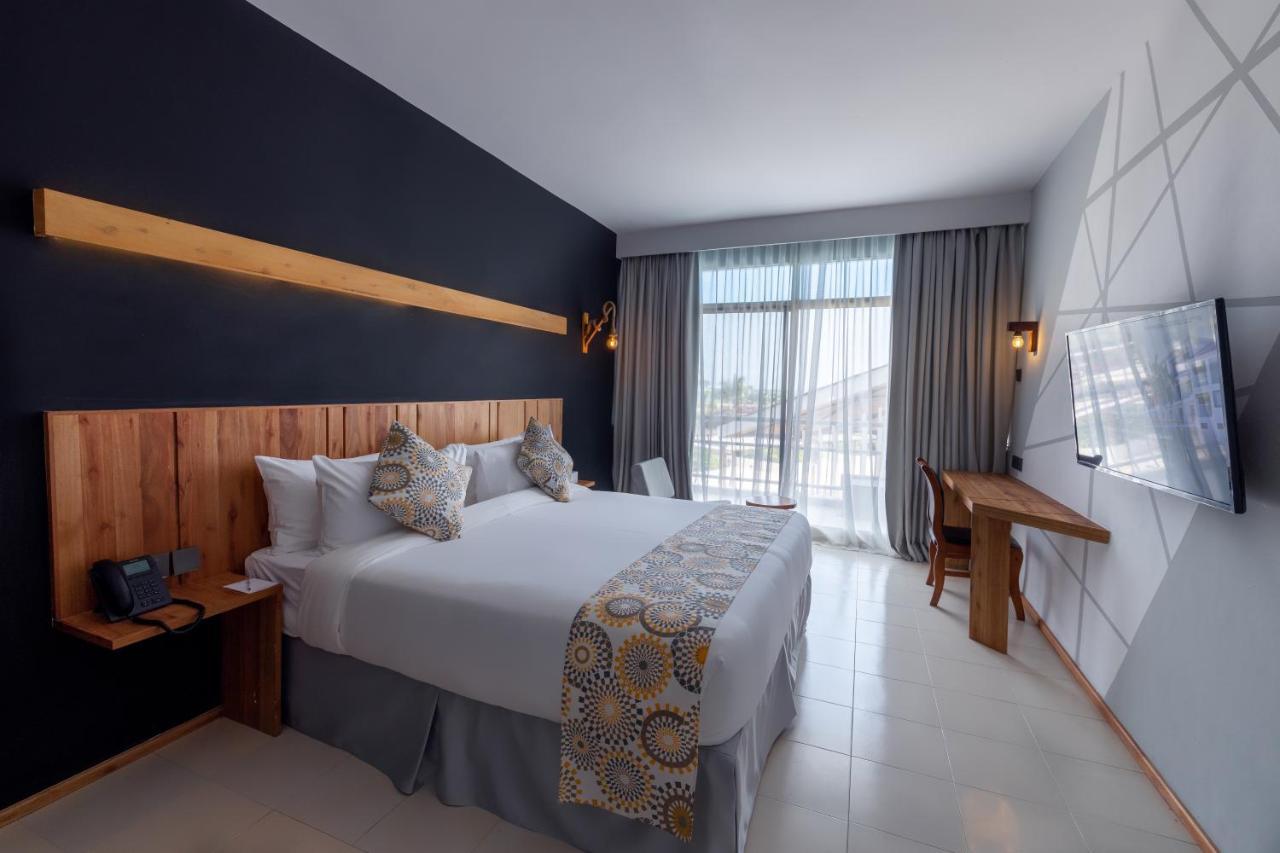 Giraffe Beach Hotel Dar es Salaam Bagian luar foto